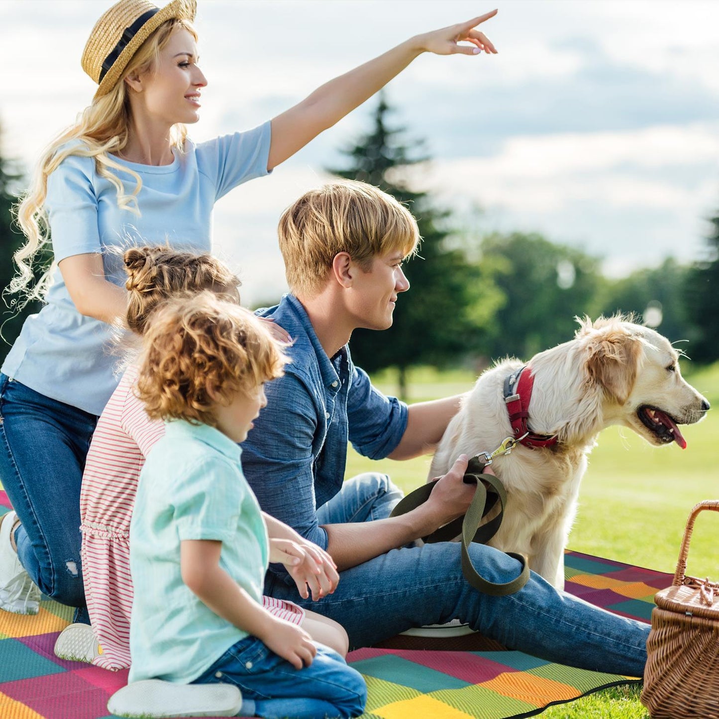 220 x 200cm Folding Picnic Blanket Waterproof & Sandproof- Multicoloured