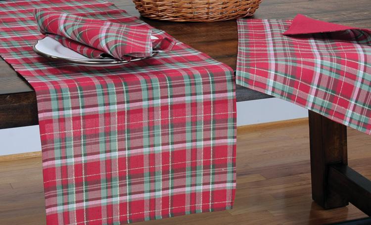 XD111618 Holiday Tartan Table Runner